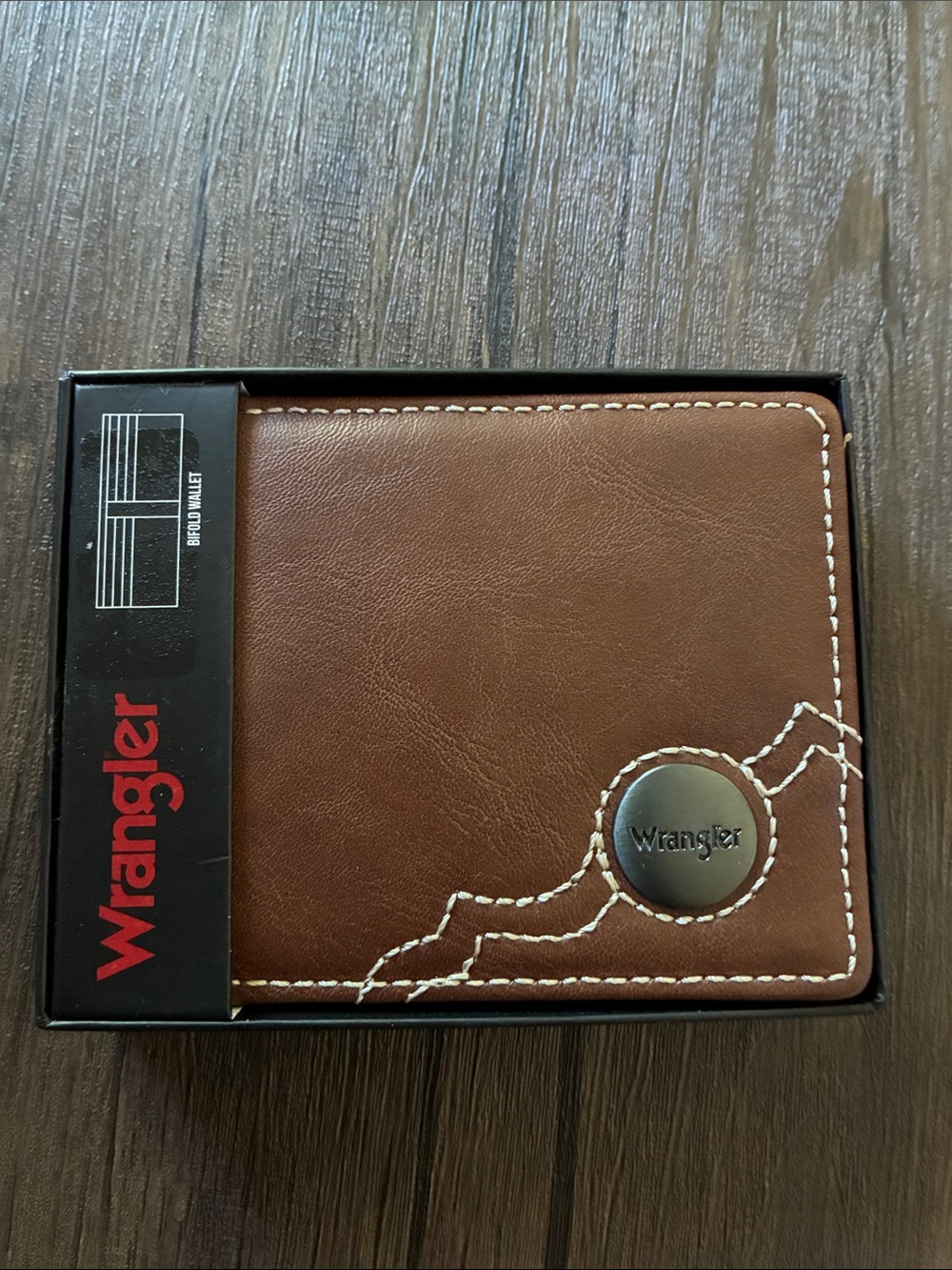 Wrangler Brown Leather Wallet with Contrast Stitching and Logo Medallion